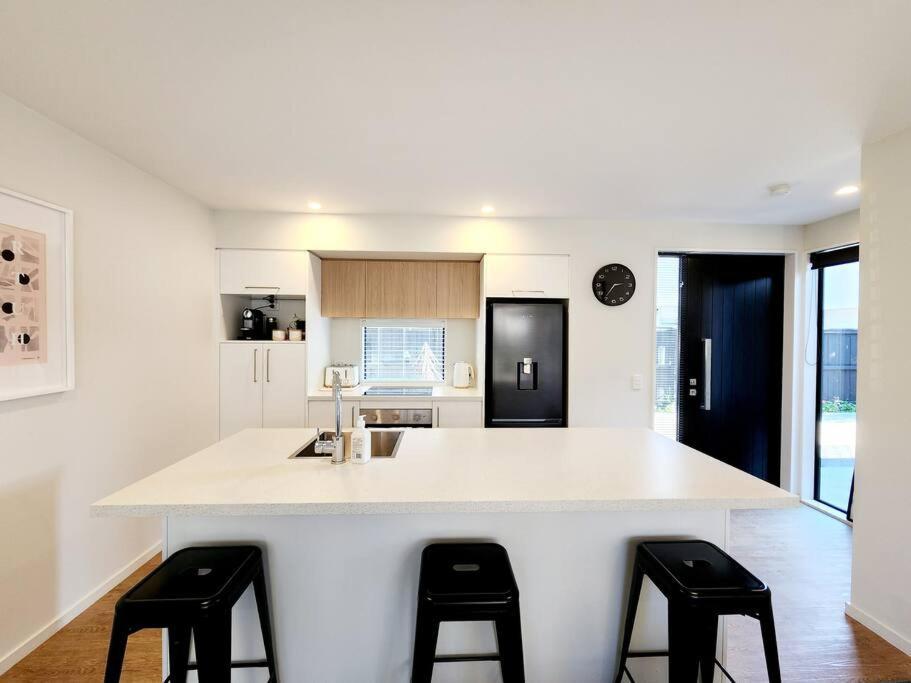 Central Home With Internal Garage - Close To Cbd! 基督城 外观 照片